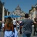 Caldo record non molla l’Italia, 18 città da bollino rosso oggi e domani