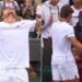 Cobolli, festa e lacrime a Wimbledon: l’abbraccio con Bove