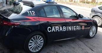 Cuneo, sente rumori nel cortile di casa: spara contro ladri e ne uccide uno