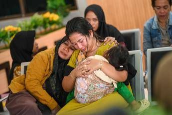 Indonesia, affonda traghetto: 4 morti, 38 i dispersi