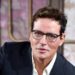 Infortunio sul set per Gabriel Garko, il video dall’ospedale sulla sedia a rotelle