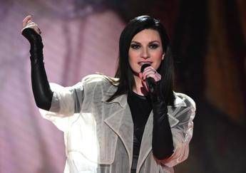 Laura Pausini annuncia ‘La mia storia tra le dita’: botta e risposta al vetriolo con Grignani