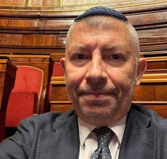 Scalfarotto con la kippah in Senato: “Nessuno deve avere paura di indossarla”