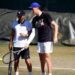 Sinner, allenamento a Wimbledon con gomito fasciato: oggi match con Shelton