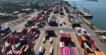 Usa, nuovi dazi di Trump: da oggi tariffe dal 10 al 12,5%: anche l’Europa nel mirino
