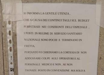 Al Fatebenefratelli di Roma spunta un cartello: “I tagli al budget riducono posti in convenzione, non dateci la colpa”