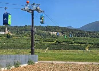 Al via in Trentino la prima funivia per le mele al mondo