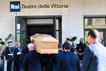 Baudo, feretro al Teatro delle Vittorie per la camera ardente