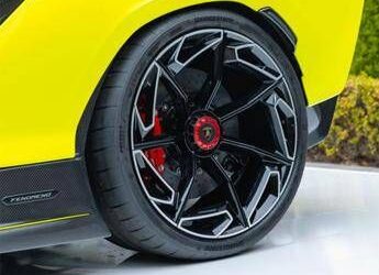Bridgestone firma gli pneumatici esclusivi per la Lamborghini Fenomeno