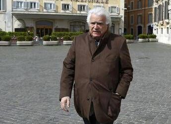 Firenze, furto nella villa di Denis Verdini: derubato mentre dormiva