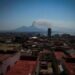 Incendio sul Vesuvio, prefetto di Napoli: “Situazione migliora ma ancora al lavoro”