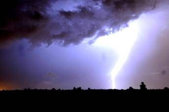 Maltempo, forte temporale sulla Romagna: allagamenti e alberi caduti
