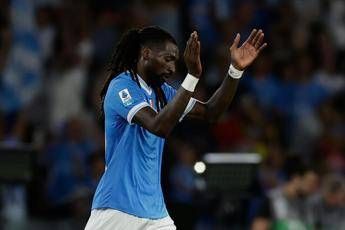 Napoli, vittoria in extremis con il Cagliari: decide Anguissa