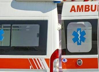 Palermo, braccio fuori dal finestrino si incastra nella ringhiera del tram: arto amputato