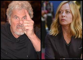 Pappalardo choc, al concerto insulta la Meloni ma la platea lo fischia