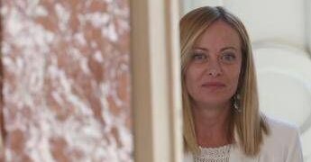 Sondaggio politico, Fratelli d’Italia oltre il 30%: leggero calo per il Pd, male il M5S