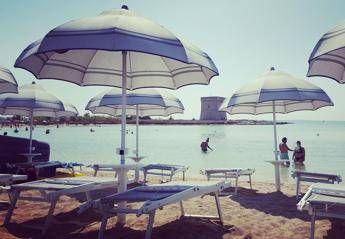 Spiagge vuote, tutta colpa del caro ombrellone? I balneari: “Realtà è che famiglie non arrivano a fine mese”