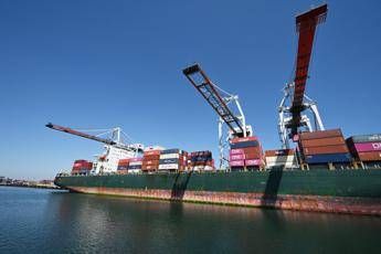 Ue sospende contromisure dopo accordo sui dazi Usa al 15%