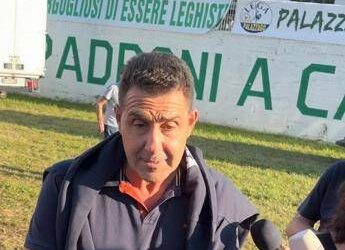 Cori e applausi per Vannacci a Pontida: “Noi gli eredi di Charlie Kirk”