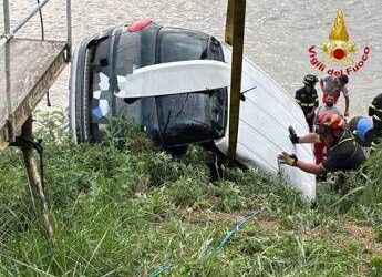 Cremona, recuperata l’auto finita nel Po: all’interno il corpo di una donna