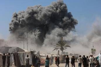 Gaza, Israele demolisce oltre 1800 edifici e avverte: “Lasciate la città”