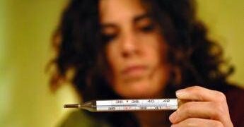 Influenza, Ordini medici: “Feste più a rischio, scambio auguri con giusta attenzione”