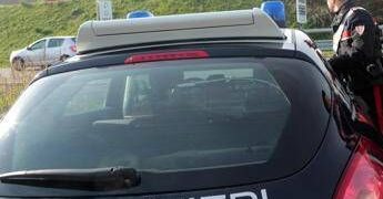 Morto con ferita al torace a Magenta, colpito dal proprietario di casa durante furto in villa
