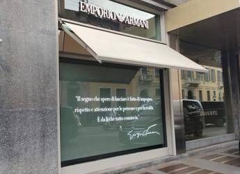 Oggi i funerali di Giorgio Armani, lutto a Milano e Piacenza