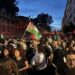 Roma, corteo per Gaza: “Blocchiamo tutto, Palestina libera”