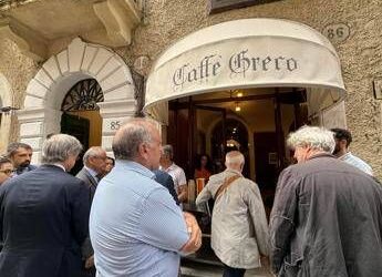 Roma, sfratto rinviato per il Caffè Greco: esecuzione slitta dopo il 26 novembre
