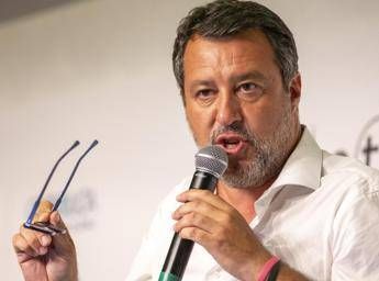 Salvini: “Chi esce da Lega finisce nel nulla”. A Zelensky: “Amico mio stai perdendo, firma accordo”