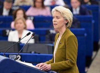 Stato dell’Unione, von der Leyen: “L’Europa combatte per suo futuro”