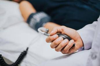 Alert ipertensione, come e quando misurare la pressione senza sbagliare