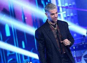 Emis Killa fa una donazione a una bimba malata ma è una truffa: “State attenti”