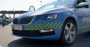 Incidente A1, camion invade carreggiata: tratto chiuso e traffico in tilt