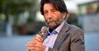 Massimo Cacciari sposo a 81 anni, presto nozze a Milano con Chiara Patriarca