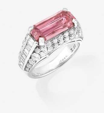 Record a Torino, anello Bulgari con raro diamante rosa venduto per 2,26 milioni