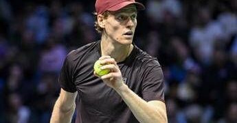 Sinner, vittoria contro Shelton e rimprovero allo staff: “Nemmeno vi alzate”