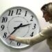 Stanotte torna l’ora solare e si dorme un’ora in più
