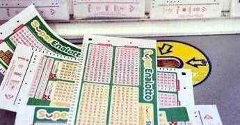 Superenalotto, numeri e combinazione vincente 24 ottobre