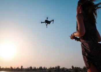 Patentino drone A2: guida completa per il corso online da casa