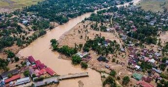 Alluvioni Indonesia e Sri Lanka, oltre 320 morti per inondazioni e frane