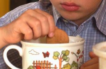 Arezzo, bimbo di 4 anni intossicato dai biscotti alla cannabis: arrestato lo zio ‘pasticciere’