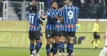Atalanta-Fiorentina 2-0, Kossounou e Lookman mandano a fondo i viola