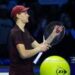 Atp Finals, Sinner serve troppo forte e… rompe la racchetta contro Shelton
