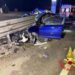 Auto si schianta contro guardrail e si spezza in due: miracolosamente illeso conducente