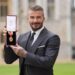 Beckham è ‘Sir’, re Carlo lo nomina Cavaliere per “i servigi resi allo sport e alla beneficenza”