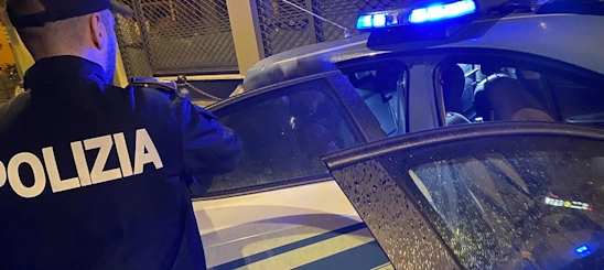 Bologna: rapinano due coetanei, 3 minori arrestati