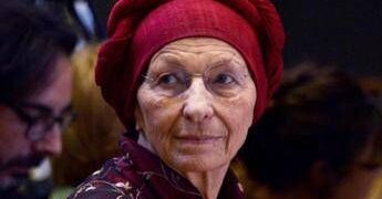 Emma Bonino migliora, trasferita in reparto