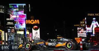 Formula 1, Norris in pole a Las Vegas. Ferrari lontana, la griglia di partenza